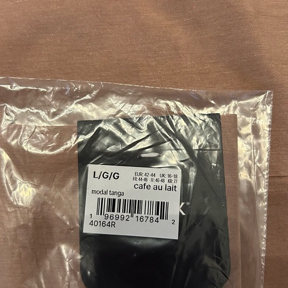 SPANXsupersmooth™ Undie‑tectable®
Modal Tanga panty Size Large - Picture 4 of 8